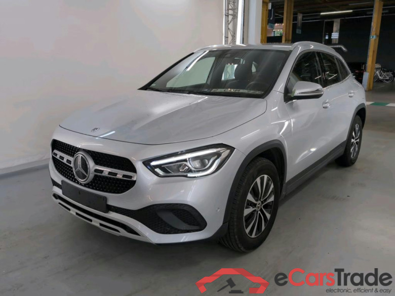 MERCEDES-BENZ GLA 2.0 GLA 200 D DCT BUSINESS LINE #1