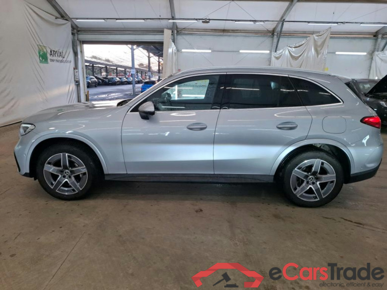 MERCEDES-BENZ GLC / 2022 / 5P / SUV GLC 400 e AMG Line 4MATIC #4