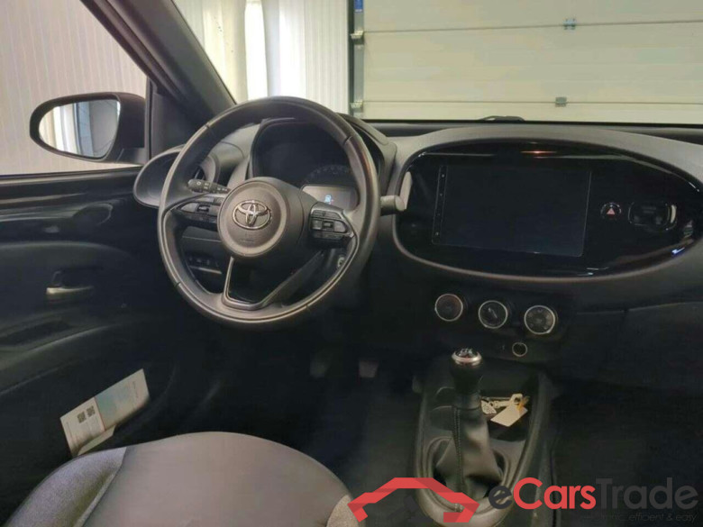 TOYOTA Aygo X 1.0 VVT-i MT Play #3