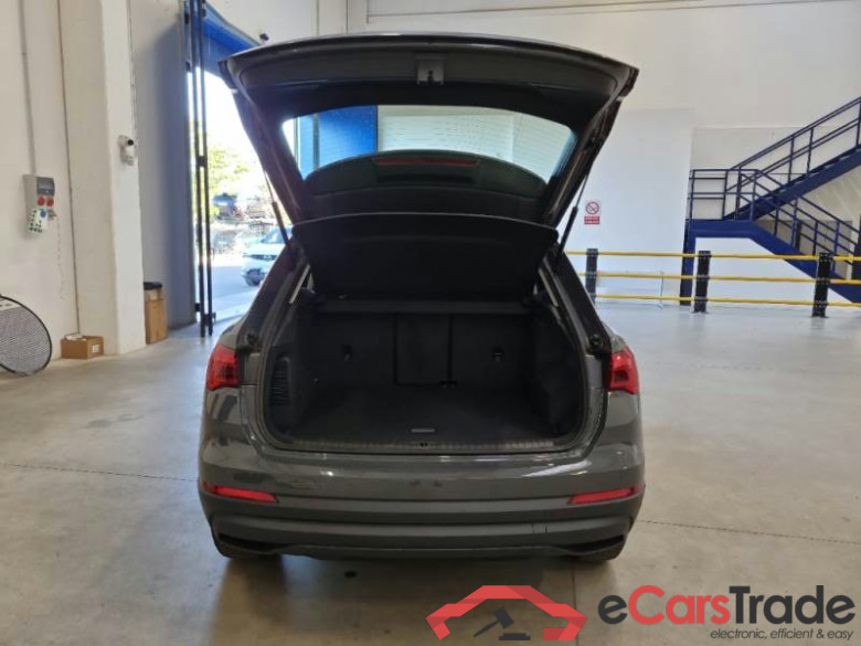 AUDI Q3 / 2018 / 5P / SUV 45 TFSI E S TRONIC BUSINESS #4