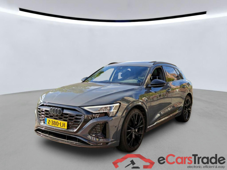 AUDI Q8 300 kW #1
