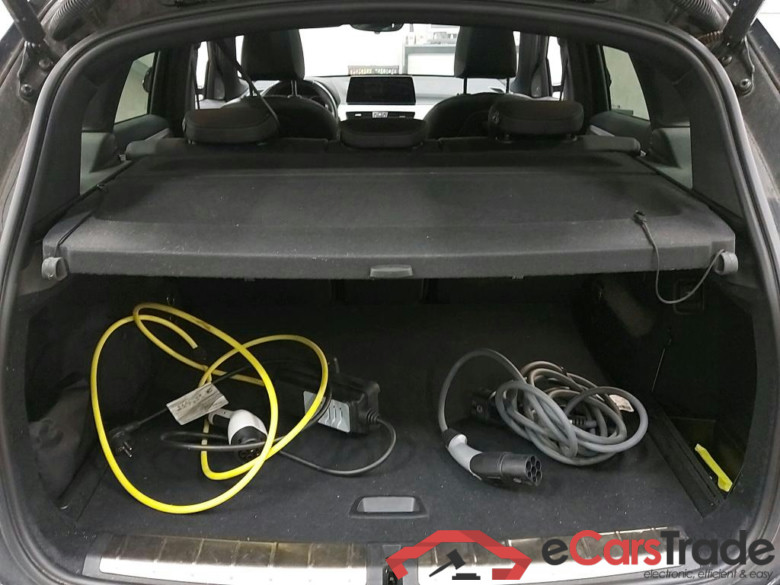 BMW - BMW X1 xDrive25e 220PK Xline Business Edition & Pack Business Plus With Heated Dakota Seats & Driving Assistant Plus & Comfort Access & Travel Pack & Harman Kardon & Park Assist & Camera * HYBRID * #6