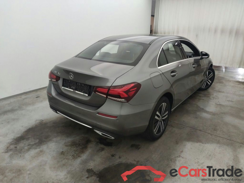 Mercedes-Benz A-Klasse Limousine A 250e Business Solution 4d #2