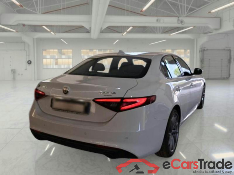 ALFA ROMEO GIULIA / 2016 / 4P / BERLINA 2.2 TD 210 CV TI AT8 Q4 #2