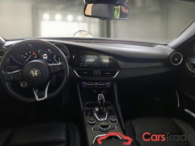 ALFA ROMEO GIULIA / 2016 / 4P / BERLINA 2.2 TD 210 CV TI AT8 Q4 #3