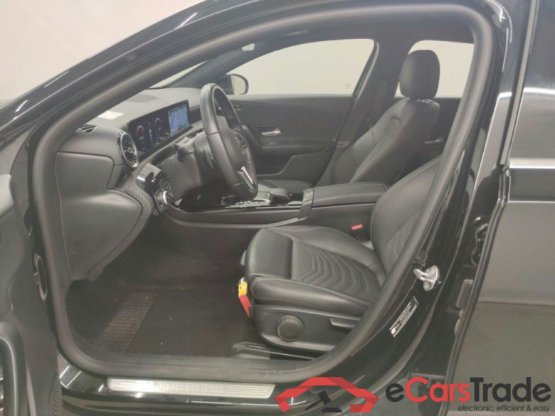 Mercedes-Benz A-Klasse A 250 e Business Solution 5d #3