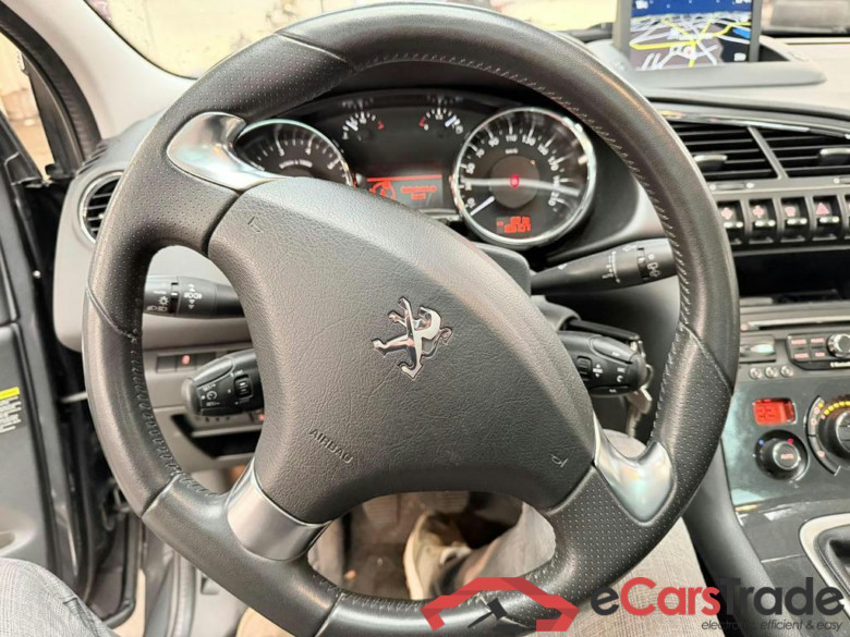 PEUGEOT 3008 1.2 PureTech Allure #4