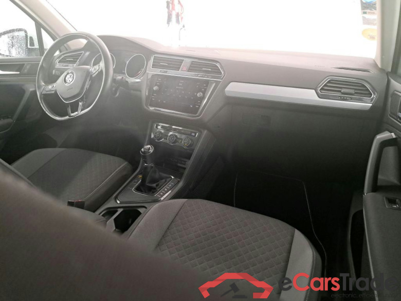 VOLKSWAGEN Tiguan 5p SUV 2.0 TDI 150 BVM6 Confortline Business #3
