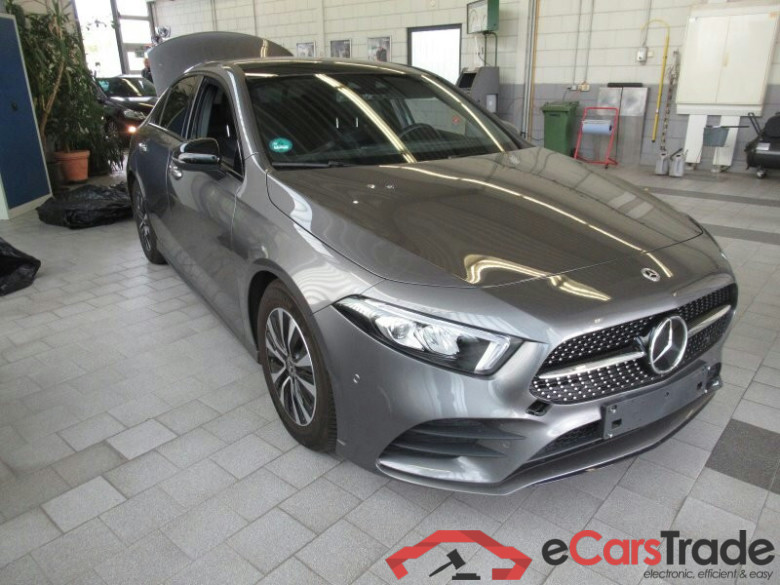 Mercedes-Benz A Limousine (BM 177)(08.2018->) DE - Lim4 A 200 EU6d, AMG Line, 2019 - 2022 #2