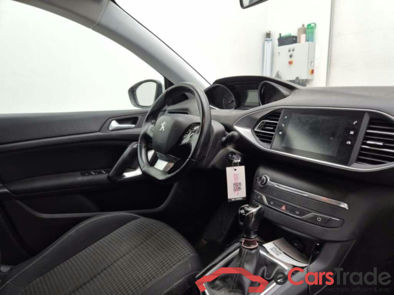 PEUGEOT 308 SW 1.2 PureTech Blue Lease Premiu #3
