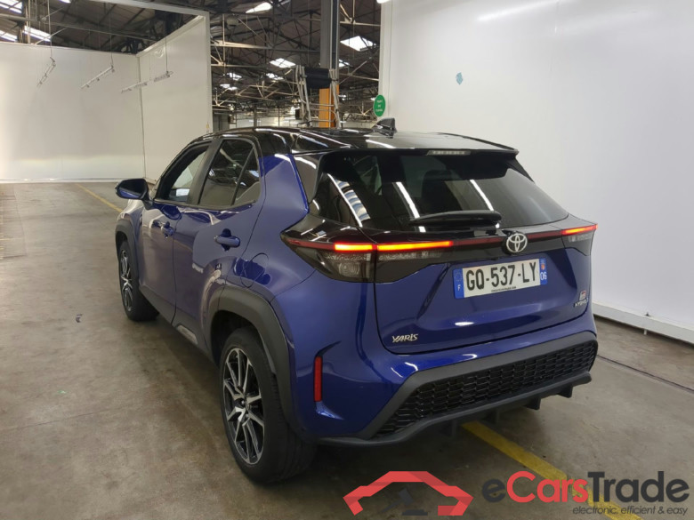TOYOTA Yaris Cross Hybride / 2021 / 5P / SUV 1.5 HYBRID 116H GR SPORT AUTO #3